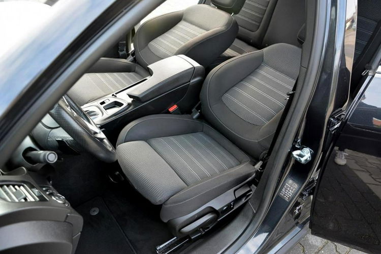 Opel Insignia 1.6T(170KM) Bi-Xenon Led Zegary Virtual Bose Navi 2x Parkt Alu 18" zdjęcie 23
