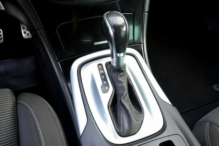 Opel Insignia 1.6T(170KM) Bi-Xenon Led Zegary Virtual Bose Navi 2x Parkt Alu 18" zdjęcie 34