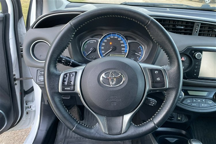 Toyota Yaris 1.4 benzyna HYBRYDA 2 komplety felg Automat zdjęcie 24