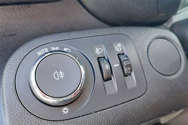 Opel Combo niski przebieg + klimatyzacja zdjęcie 15
