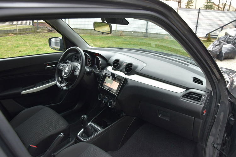 Suzuki Swift 1.0 Hybryda Gwarancja Bogate Wyposażenie Zadbane zdjęcie 11