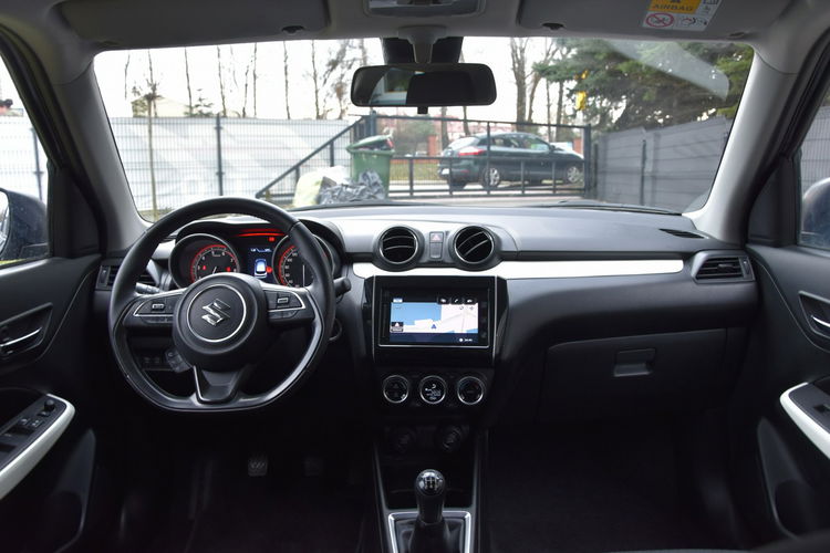 Suzuki Swift 1.0 Hybryda Gwarancja Bogate Wyposażenie Zadbane zdjęcie 12