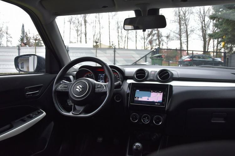 Suzuki Swift 1.0 Hybryda Gwarancja Bogate Wyposażenie Zadbane zdjęcie 13
