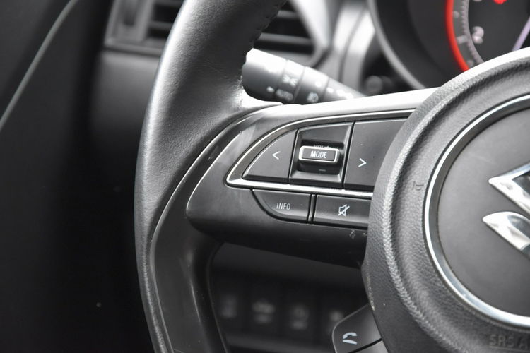 Suzuki Swift 1.0 Hybryda Gwarancja Bogate Wyposażenie Zadbane zdjęcie 16