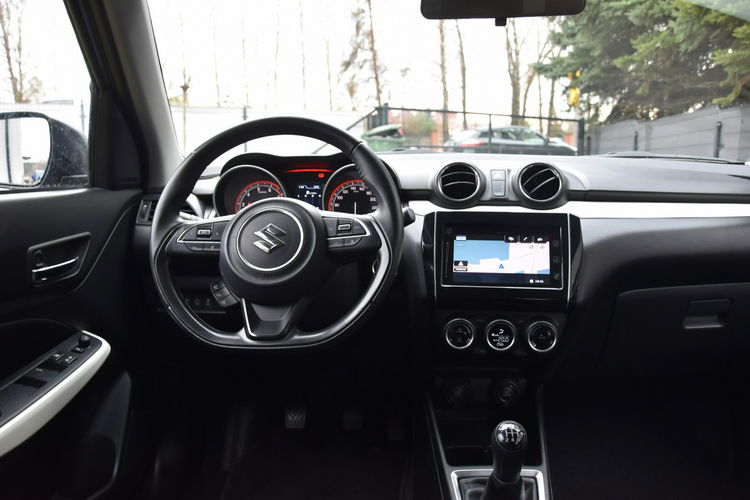 Suzuki Swift 1.0 Hybryda Gwarancja Bogate Wyposażenie Zadbane zdjęcie 18