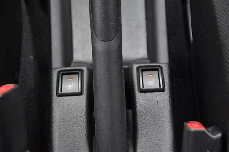 Suzuki Swift 1.0 Hybryda Gwarancja Bogate Wyposażenie Zadbane zdjęcie 22