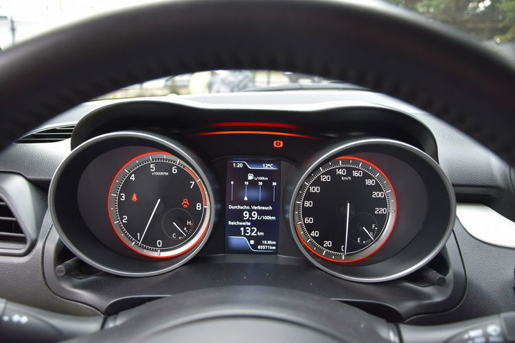Suzuki Swift 1.0 Hybryda Gwarancja Bogate Wyposażenie Zadbane zdjęcie 24