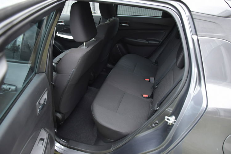 Suzuki Swift 1.0 Hybryda Gwarancja Bogate Wyposażenie Zadbane zdjęcie 9