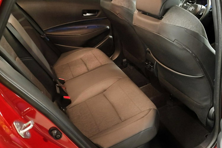 Toyota Corolla TS 1.8 HSD 122KM COMFORT STYLE TECH, salon Polska, gwarancja, FV23% zdjęcie 13