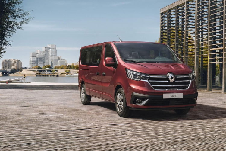 RENAULT Trafic Grand SpaceClass 2.0 dCi EDC zdjęcie 2