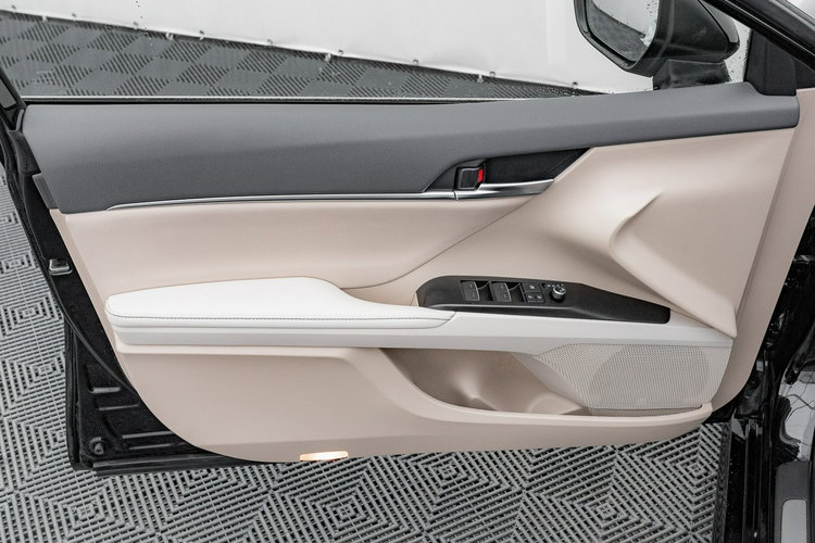 Toyota Camry 2.5 Hybrid Executive CVT Podgrz.f Elektr.f K.cofania Salon PL VAT 23% zdjęcie 13