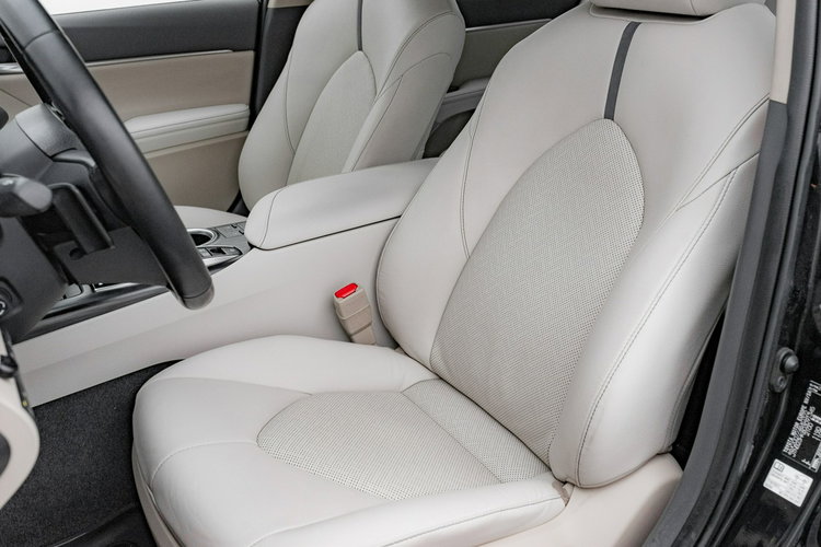 Toyota Camry 2.5 Hybrid Executive CVT Podgrz.f Elektr.f K.cofania Salon PL VAT 23% zdjęcie 15