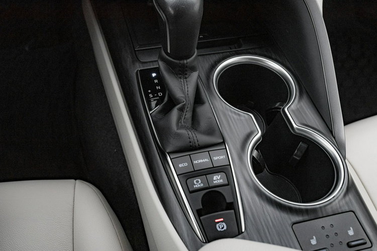 Toyota Camry 2.5 Hybrid Executive CVT Podgrz.f Elektr.f K.cofania Salon PL VAT 23% zdjęcie 21