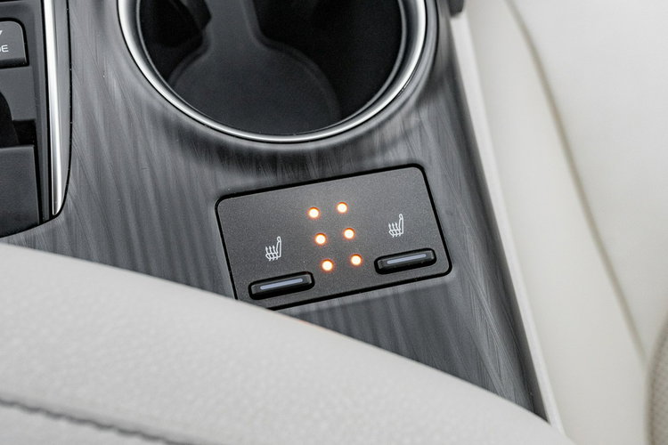 Toyota Camry 2.5 Hybrid Executive CVT Podgrz.f Elektr.f K.cofania Salon PL VAT 23% zdjęcie 23