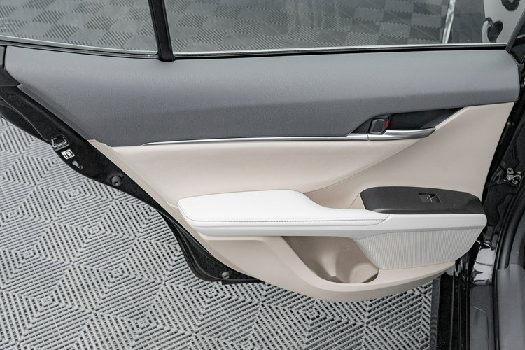 Toyota Camry 2.5 Hybrid Executive CVT Podgrz.f Elektr.f K.cofania Salon PL VAT 23% zdjęcie 25