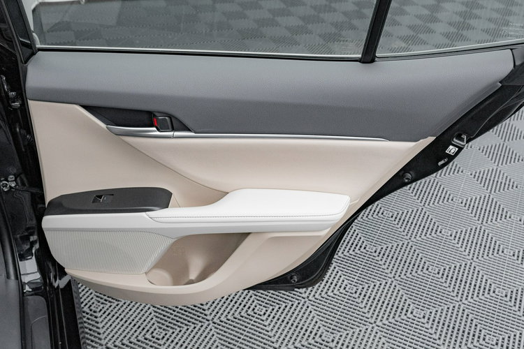 Toyota Camry 2.5 Hybrid Executive CVT Podgrz.f Elektr.f K.cofania Salon PL VAT 23% zdjęcie 30