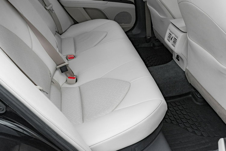 Toyota Camry 2.5 Hybrid Executive CVT Podgrz.f Elektr.f K.cofania Salon PL VAT 23% zdjęcie 31