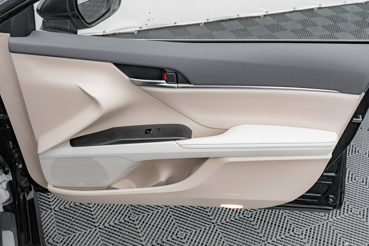 Toyota Camry 2.5 Hybrid Executive CVT Podgrz.f Elektr.f K.cofania Salon PL VAT 23% zdjęcie 32