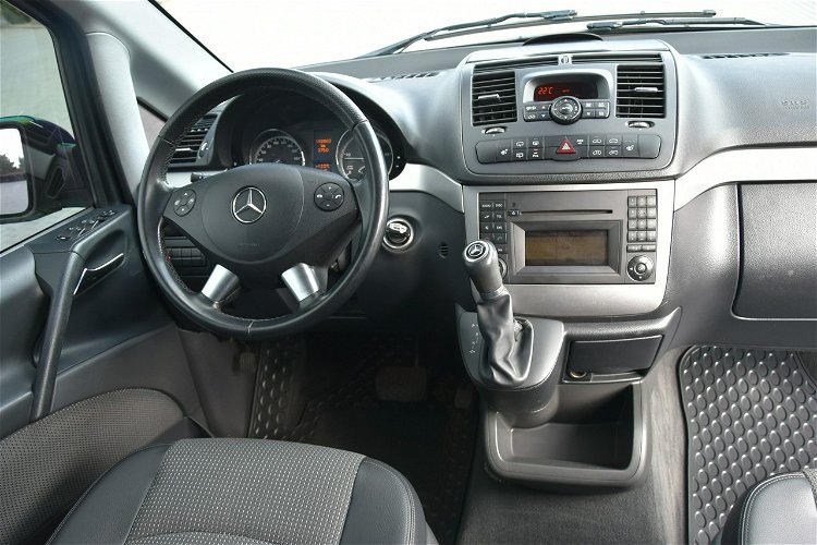 Mercedes Viano 2.2CDi 163KM Aut. 2011r. lift 2x drzwi 8os. Xenon LED 2xPDC HAK zdjęcie 9
