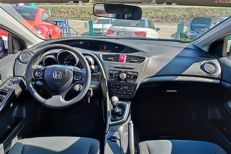 Honda Civic Tourer Comfort, 1.8 Ltr. - 104 kW i-VTEC + biała perła zdjęcie 19