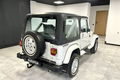 samochód osobowy Jeep zdjęcie 4