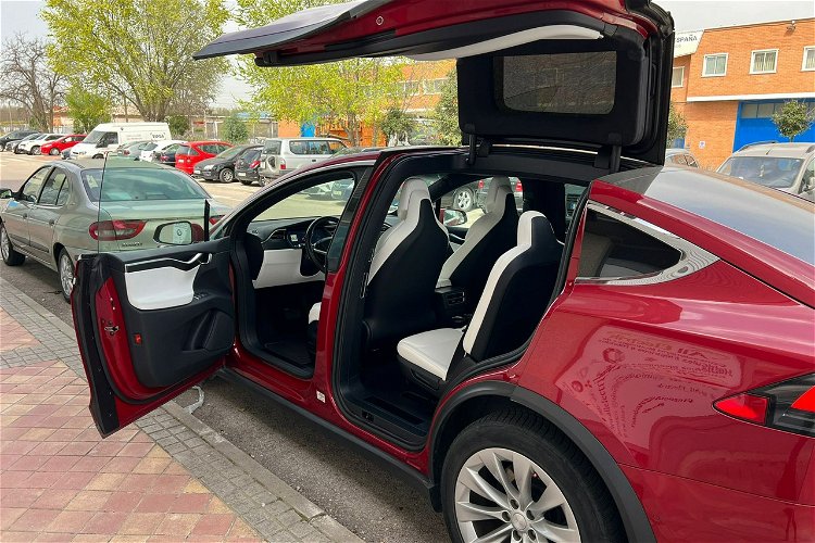 Tesla Model X Bardzo zadbana - bezwypadkowa zdjęcie 3