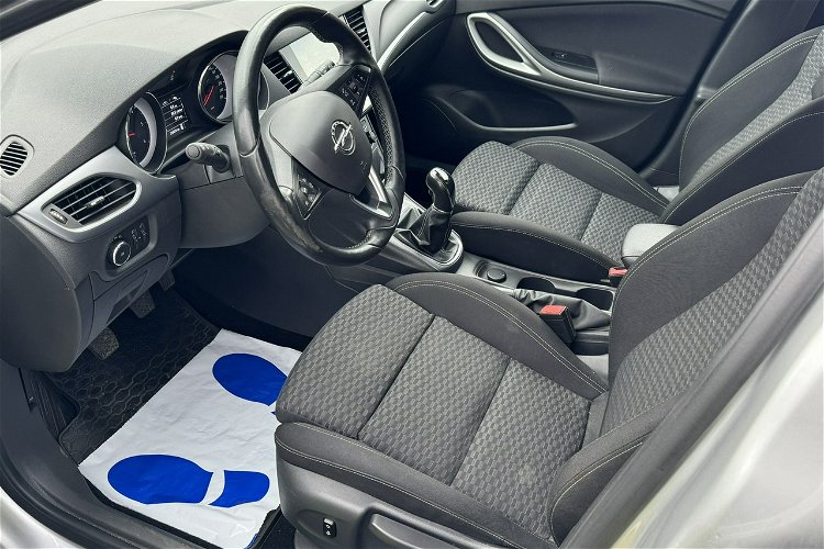 Opel Astra 1.6 CDTI 110KM - Nawigacja, Grzana kierownica, Tempomat, Grzane fotele zdjęcie 12