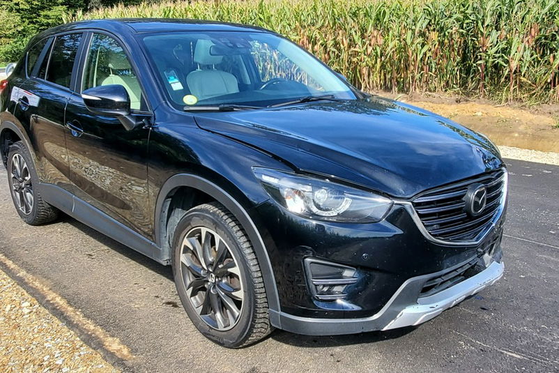 samochód osobowy Mazda zdjęcie 1