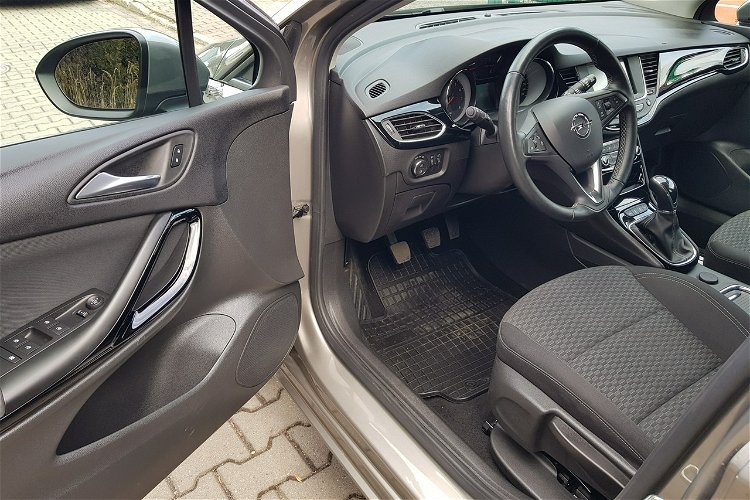 Opel Astra Klimatronic / Podgrzewane fotele / Tempomat zdjęcie 7