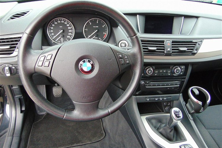 BMW X1 FUL-4x4-NAVI-Klima-xDrive-6Bieg-PDC-Bezwypadek-M Pac-Hak-Serwis- zdjęcie 9