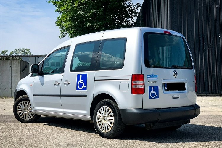 Volkswagen Caddy inwalida dla osób niepełnosprawnych zdjęcie 3