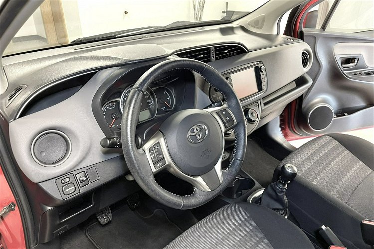 Toyota Yaris 1.33 99KM Face Lift Premium Klima Alu Kamera tyl 1Wł SALON PL 55.000km zdjęcie 16