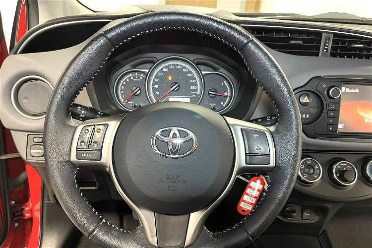 Toyota Yaris 1.33 99KM Face Lift Premium Klima Alu Kamera tyl 1Wł SALON PL 55.000km zdjęcie 24