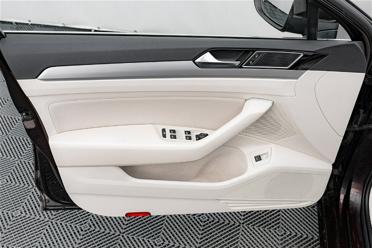 Volkswagen Passat 1.8 TSI BMT Comfortline DSG 3 stref klima Cz.cof Salon PL VAT 23% zdjęcie 14