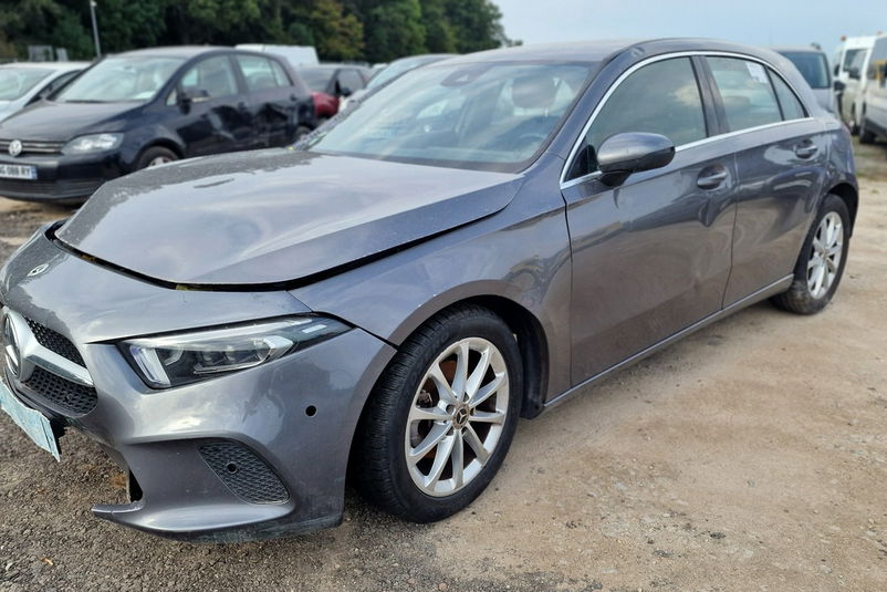 samochód osobowy Mercedes zdjęcie 1