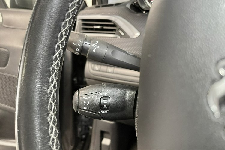 Peugeot 2008 1.2 e-THP ALLURE Face Lift Klimatronic Navi GPS ALU 17 Led Z NIEMIEC zdjęcie 17