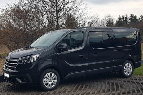 Renault Trafic 8 OSÓB 2xDRZWI BOCZNE PRZESUWNE DŁUGI BOGATE WYPOSAŻENIE