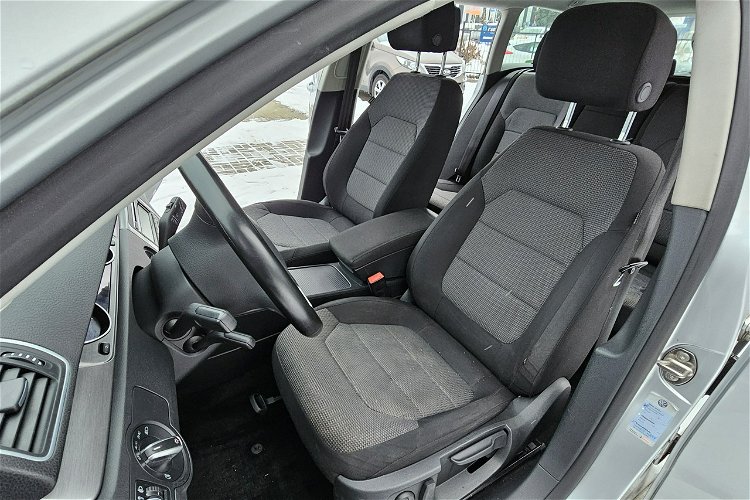 Volkswagen Passat serwisowany aso, klimatronik, zarejestrowany, podgrzewane fotele zdjęcie 14