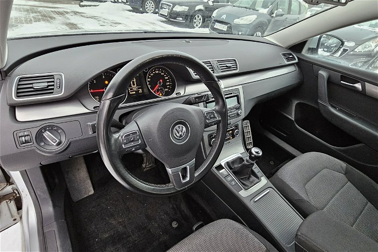 Volkswagen Passat serwisowany aso, klimatronik, zarejestrowany, podgrzewane fotele zdjęcie 15