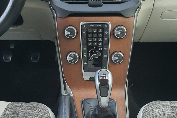 Volvo V40 2.0 D2 120KM # Full LED # Navi # Digital # Biała Perła # MOMENTUM !!! zdjęcie 20