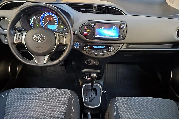Toyota Yaris 1.5 HSD 100KM PREMIUM CITY DESIGN, salon Polska, gwarancja zdjęcie 9