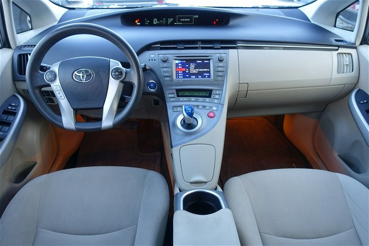 Toyota Prius Hybryda / Zarejestrowany / Użytkowany Prywatnie / Świeżo sprowadzony zdjęcie 14