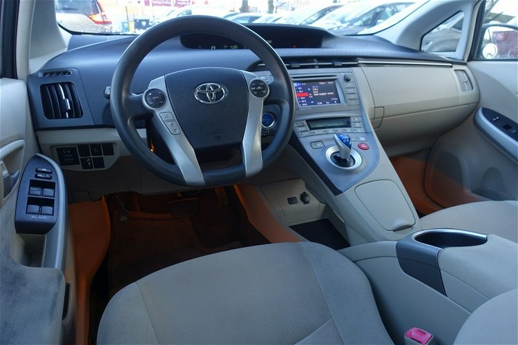 Toyota Prius Hybryda / Zarejestrowany / Użytkowany Prywatnie / Świeżo sprowadzony zdjęcie 15
