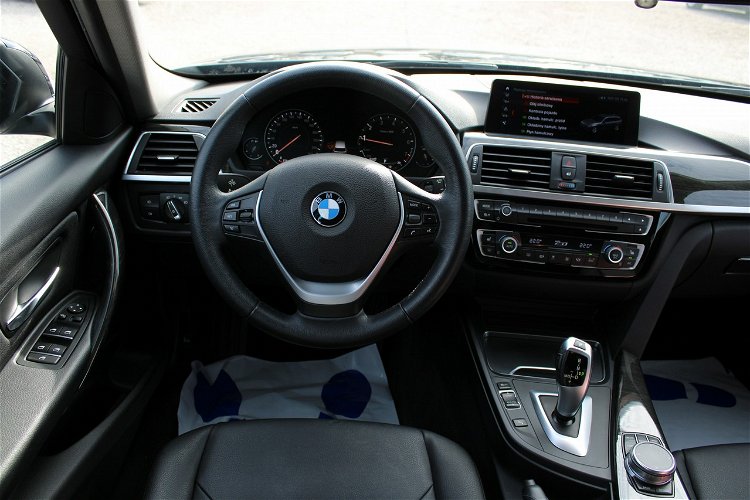 BMW 318 Touring Automat Kamera skóra tempomat Virtual zdjęcie 9