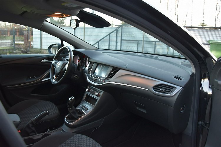 Opel Astra 1.2 Benzyna Gwarancja Bogate Wyposażenie Zadbane zdjęcie 12