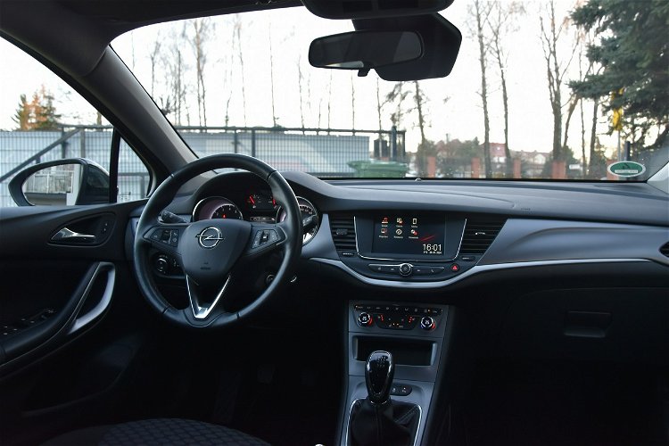Opel Astra 1.2 Benzyna Gwarancja Bogate Wyposażenie Zadbane zdjęcie 14
