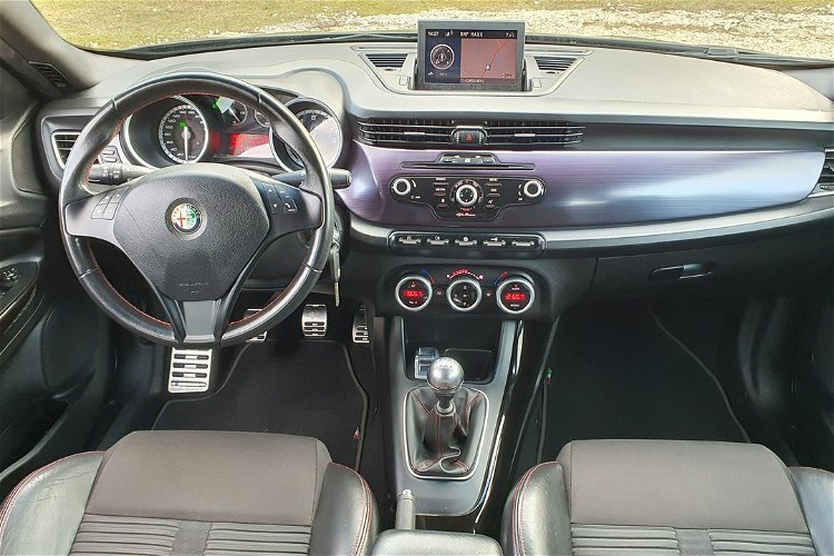 Alfa Romeo Giulietta 1.4 TB 170KM # Q2 # Distinctive # Navi # DNA # Climatronic # Skóra zdjęcie 5