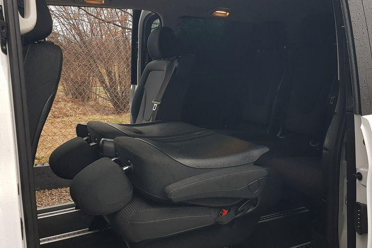 Mercedes V 220 V KLASSE 220 8 OSÓB ALU R18 KRAJOWY KLIMA TEMPOMAT zdjęcie 15
