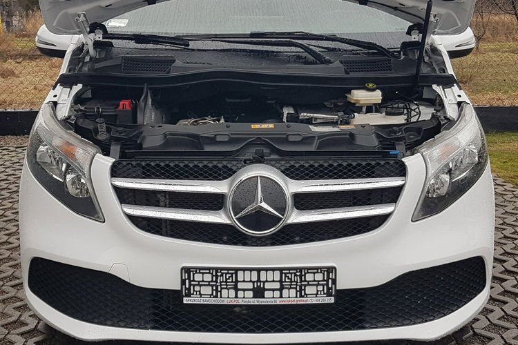 Mercedes V 220 V KLASSE 220 8 OSÓB ALU R18 KRAJOWY KLIMA TEMPOMAT zdjęcie 17