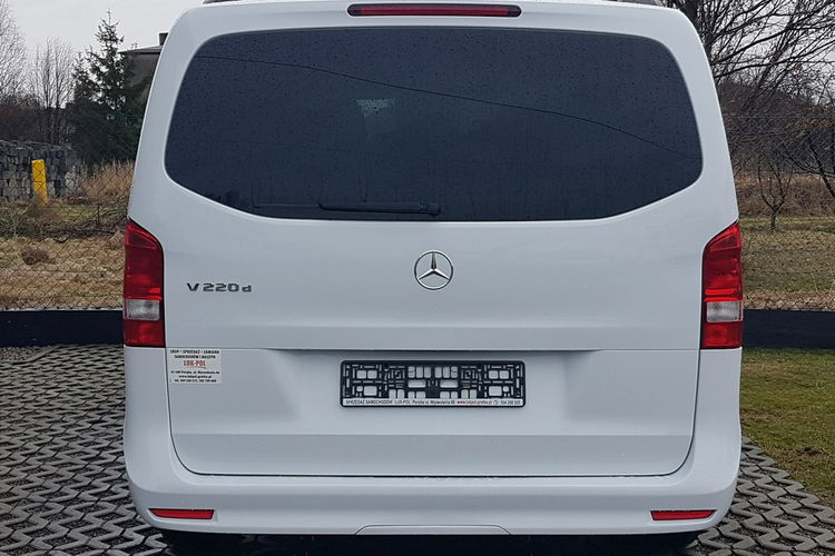 Mercedes V 220 V KLASSE 220 8 OSÓB ALU R18 KRAJOWY KLIMA TEMPOMAT zdjęcie 19